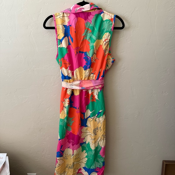 Amazon Vibrant Tropical Floral Sleeveless Button-Down Midi Dress with Waist Tie - Picture 4 of 5
